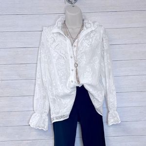 Boutique Brand White Lace Embroidered Ruffled Buttoned Long Sleeve Shirt 💗
